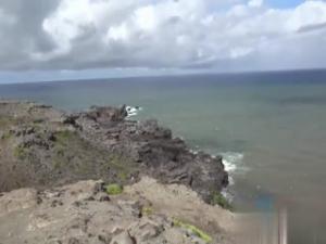 野外露出！饥渴骚货户外疯狂挨操，浪叫连连汁液飞溅